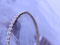 10月28日，手工兼職在家做，拿回家做的手工副業(yè)，開(kāi)飾品加工廠，手工之家的手工事業(yè)讓人放心，圖為串珠米珠繡手工產(chǎn)品剪影