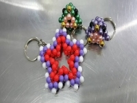 外發(fā)手工領(lǐng)回家做，正規(guī)的平臺讓收入有保障