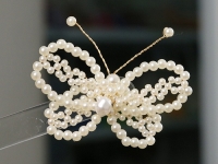 12月6日，在家兼職手工活，靈活就業(yè)創(chuàng)業(yè)手工副業(yè)，開(kāi)飾品加工廠，與手工之家合作，安心在家通過(guò)純手工掙錢(qián)，圖為串珠米珠繡手工產(chǎn)品剪影