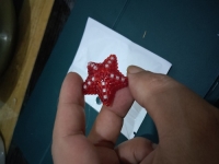 12月8日，外發(fā)加工接單平臺(tái)，靈活就業(yè)好手工項(xiàng)目，開(kāi)飾品加工廠，在手工之家，產(chǎn)品和服務(wù)讓合作人員有底氣，圖為串珠米珠繡手工產(chǎn)品剪影