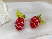 12月29日，外發(fā)加工接單平臺(tái)，靈活就業(yè)手工飾品廠項(xiàng)目，開飾品加工廠，手工之家是大家信得過的企業(yè)和品牌，圖為飾品類串珠純手工產(chǎn)品剪影