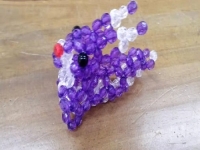 在家做手工活怎么聯(lián)系廠家，自由靈活，寶媽們做串珠加工掙錢(qián)的人很多