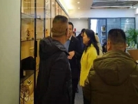 純手工助力靈活就業(yè)，閑散勞動(dòng)力居家手工增收——記河南三門峽市社區(qū)領(lǐng)導(dǎo)來手工之家考察合作