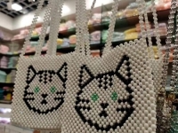 手工活拿回家做，這個(gè)純手工可以做兼職、也可以做事業(yè)