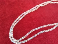 5月14日，手工活外發(fā)一手貨源，開手工加工廠，居家副業(yè)掙錢，與手工之家合作，為什么產(chǎn)品銷售收入好？圖為飾品類串珠純手工產(chǎn)品剪影