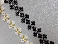 7月12日，在家做的手工活正規(guī)平臺，在家可以做的兼職工作，居家靈活就業(yè)好副業(yè)，開手工加工廠，手工之家純手工加工銷售讓合作人員收入很好，圖為串珠米珠繡手工產(chǎn)品剪影