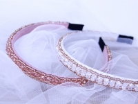 8月5日，手工活外發(fā)加工正規(guī)廠家，純手工加工串珠，做手工傳承官，與手工之家合作，自由靈活，收入更好，圖為串珠米珠繡純手工產(chǎn)品剪影