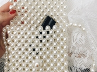 8月11日，手工活外發(fā)加工網(wǎng)，拿回家做的手工好項(xiàng)目，做手工傳承官，與手工之家，合作就要好好做，圖為串珠米珠繡純手工產(chǎn)品剪影