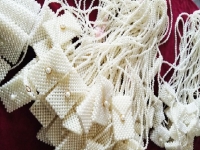 8月14日，在家里就能賺錢的工作，正規(guī)手工靈活就業(yè)，做手工傳承官，良好的服務(wù)讓手工之家和純手工成為大家的選擇，圖為串珠米珠繡純手工產(chǎn)品剪影