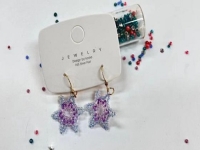 9月8日，外發(fā)手工活正規(guī)平臺(tái)，在家做手工掙錢，做手工傳承官，手工之家的純手工是可以在家做的好兼職、好事業(yè)，圖為串珠米珠繡純手工產(chǎn)品剪影