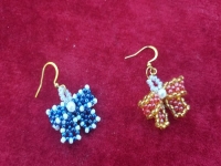 10月4日，在家就能掙錢的工作，兼職創(chuàng)業(yè)做手工傳承官，手工活外發(fā)加工正規(guī)的廠家，在手工之家，產(chǎn)品和服務(wù)是整個(gè)手工事業(yè)的重點(diǎn)，圖為串珠純手工產(chǎn)品剪影