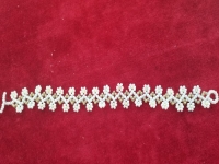 10月8日，外發(fā)加工接單平臺(tái)，正規(guī)手工輕資產(chǎn)創(chuàng)業(yè)項(xiàng)目，做手工傳承官，在手工之家，純手工事業(yè)做的多掙得多，圖為串珠米珠繡純手工產(chǎn)品剪影