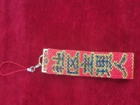 10月11日，手工活兼職可帶回家，拿回家的手工創(chuàng)業(yè)項(xiàng)目，做手工傳承官，在家做手工掙錢，在手工之家，多種手工業(yè)務(wù)可以一起做，圖為串珠米珠繡純手工產(chǎn)品剪影