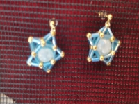 10月14日，手工兼職在家做是真的，靈活就業(yè)、小成本創(chuàng)業(yè)手工項(xiàng)目，做手工傳承官，在手工之家，大家平等共贏、相互成就，圖為串珠米珠繡純手工產(chǎn)品剪影