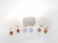 串珠米珠繡純手工產品展示，精美的耳飾之耳墜