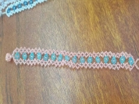 2月16日，在家就能賺錢的工作，小成本創(chuàng)業(yè)做手工傳承官、開手工加工廠，正規(guī)手工外發(fā)加工副業(yè)創(chuàng)業(yè)，與手工之家合作，大家能做的更多，圖為串珠米珠繡純手工產(chǎn)品剪影