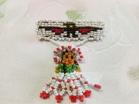 3月1日，外發(fā)手工正規(guī)平臺，兼職手工在家可做，小成本創(chuàng)業(yè)開手工加工廠、做手工傳承官，與手工之家合作，大家都有滿意的地方，圖為串珠米珠繡純手工產(chǎn)品剪影