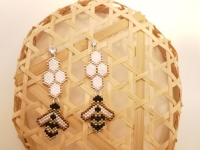 串珠米珠繡純手工產(chǎn)品展示，精美精致的飾品類手工之耳釘