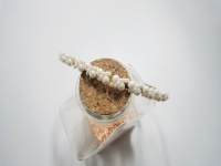 4月19日，能在家做的手工，居家靈活的副業(yè)創(chuàng)業(yè)項(xiàng)目，輕創(chuàng)業(yè)做手工傳承官，在手工之家，產(chǎn)品豐富因?yàn)椴牧弦藏S富，圖為串珠米珠繡純手工產(chǎn)品剪影