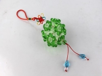 5月1日，兼職手工可以帶回家做，小成本創(chuàng)業(yè)做手工工作室，居家手工創(chuàng)業(yè)，在手工之家，做好定位、更適合的合作帶來(lái)更好的收入，圖為串珠米珠繡純手工產(chǎn)品剪影