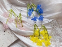 5月12日，在家就能賺錢(qián)的工作，拿回家做的手工，小成本創(chuàng)業(yè)做手工工作室，手工之家的純手工都是多勞多得，圖為串珠米珠繡純手工產(chǎn)品剪影