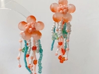 5月26日，能在家做的手工，拿回家做的手工，輕創(chuàng)業(yè)做純手工工作室，在手工之家，清楚明白，合作長(zhǎng)久穩(wěn)定，圖為串珠米珠繡純手工產(chǎn)品剪影