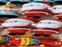 1月13日，外發(fā)加工接單平臺(tái)，正規(guī)手工小本創(chuàng)業(yè)，開(kāi)手工加工廠，做手工工作室，手工之家有歷史、有實(shí)力，圖為鉤織純手工產(chǎn)品剪影