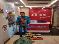 手工活之家業(yè)務(wù)忙，訂單多忙壞快遞小哥