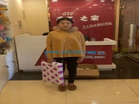 邯鄲廣平煙女士來手工活之家總部考察，找到加工費高的手工活