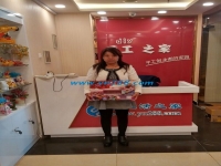 邯鄲磁縣韓女士來手工活之家考察，找到正規(guī)可靠的手工活串珠