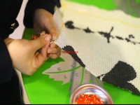 失業(yè)不害怕，就業(yè)也不難，湖北十堰張女士找到正規(guī)供料的手工活在家掙錢