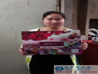 帶孩子?jì)D女也能做的手工活，浙江杭州牟女士在家做手工活串珠繡掙錢