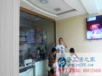 全國(guó)哪里有沒(méi)有外發(fā)手工兼職的，活手工活之家代理商正在認(rèn)真做手工活：