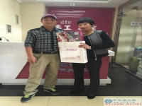 在家能做的兼職，邢臺理發(fā)店老板前來手工活之家做串珠加工外發(fā)