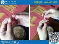 在家串珠手工活：讓河南固始縣秦女士不出門在家也能賺錢了！