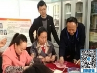 走進(jìn)社區(qū)，讓珠繡手工成為大家脫貧致富的一件法寶！----記手工之家走進(jìn)社區(qū)培訓(xùn)串珠手工活動