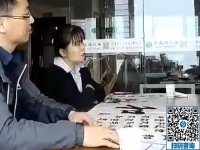 手工活加工每周五及時結(jié)算加工費，一家三口實地考察了解