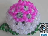 這些精巧別致的手工串珠工藝品是手工活加工之一