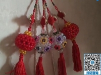 純手工串珠掛件時尚漂亮，手工活之家立體串珠類手工藝品品種多