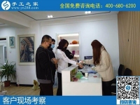 4月3日，代理手工活加工項目、真實可靠的外發(fā)手工活就選這里，手工之家接待考察加工客戶剪影