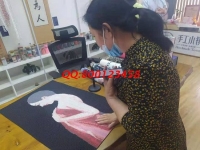 5月25日，找拿回家做的手工活掙錢，找正規(guī)手工活外發(fā)加工企業(yè)，就選勵志珠珠繡，手工之家接待考察合作加工客戶