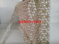 家人也一起做的手工活，勵志珠珠繡讓她足不出戶掙錢