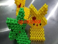 10月17日，可以帶回家做的手工活，手工之家的外發(fā)手工活是這樣交付成品的，圖為勵(lì)志珠珠繡串珠成品實(shí)拍