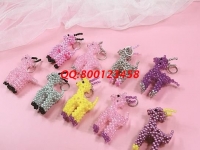 傳統(tǒng)手工振興鄉(xiāng)村，人們足不出戶就可以做手工活掙錢