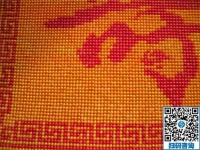 放心的手工活拿回家做，過(guò)年在家休息也能掙錢(qián)