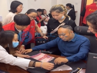 做這里的手工活外發(fā)加工錢賺得快，生活有保障