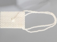 在家做手工活外包與在外打工，許多人選擇前者