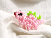 不需機(jī)械設(shè)備加工的珠繡手工活，簡單好做、方便攜帶