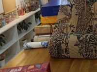 手工活外發(fā)串珠繡，是隨時(shí)隨地可以加工掙錢的活兒