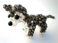 這個(gè)串珠小動(dòng)物漂亮嗎？喜歡就把它帶回家吧